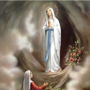 Meet your Posher, Yecenia